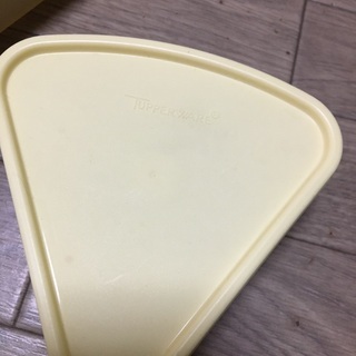 TUPPER WARE 三角の保存容器　3個セット＊の画像