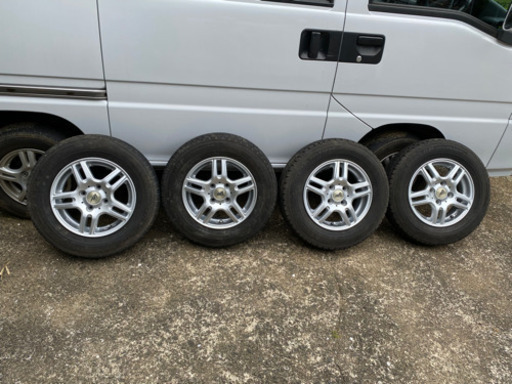 スタッドレスタイヤホイール４本セット使いませんか？