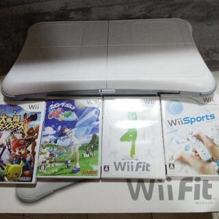 Wii本体（RVL-001JPN）一式とバランスWiiボード＋お...