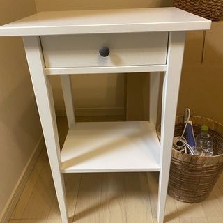 IKEA サイドテーブル　白
