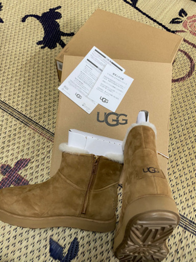 UGG
