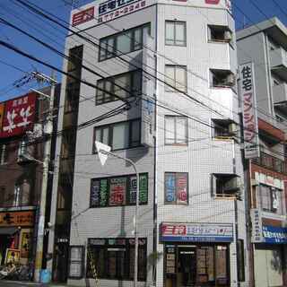 🟩おすすめテナント物件🟩 ◆桃谷駅 徒歩１分◆駅前角地◆視認性バ...