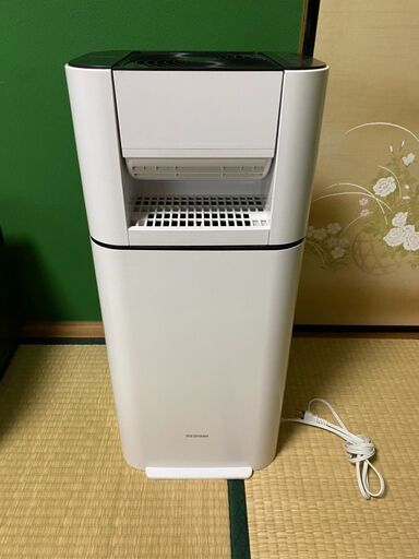 アイリスオーヤマ　サーキュレーター衣類乾燥除湿機　DDC-50 2019年製　美品　売ります。　直接引き取り歓迎！