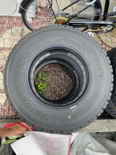 BRIDGESTONE スタッドレスタイヤ　６本セット