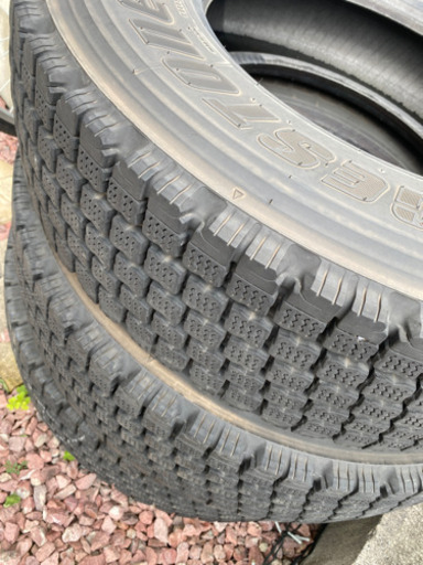 BRIDGESTONE スタッドレスタイヤ　６本セット