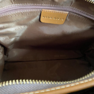 NINARICCI　ニナリッチ　キリン　ジラフ　ハンドバッグ　レザー　バッグの画像