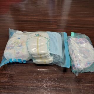 おむつ（開封後未使用）使い捨て前掛け、しまじろうトイレトレーニング