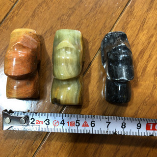 置物　モアイ像