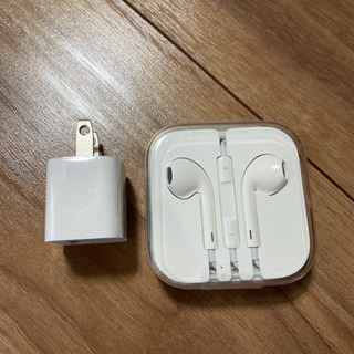 Apple純正品　イヤホンと電源アダプター