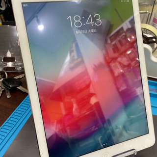 【売却済み】iPad Air 16GB ホワイト　【バッテリー新品】【フロントパネル新品】の画像