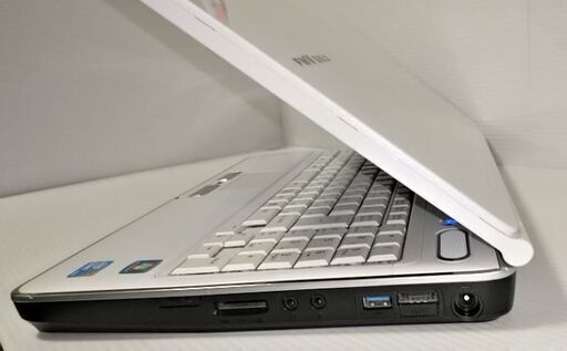 ◎値下げしました！！★美品・富士通 FMV-BIBLO ★爆速新品SSD256GB換装/core i5/4GB/BD/クリスタルホワイ