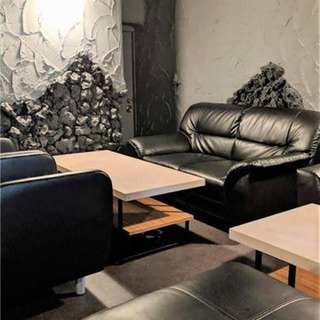 地元に親しまれるダイニングバーでの接客のお仕事の画像