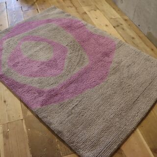 unico(ウニコ)で取り扱われていたラグマットです♪ピンクとグレーで