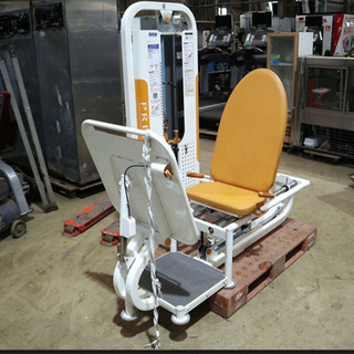 レッグプレス　トレーニング　マシン　負荷150kg