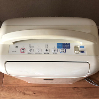 SHARP 冷風・衣類乾燥　除湿機　2013年製の画像