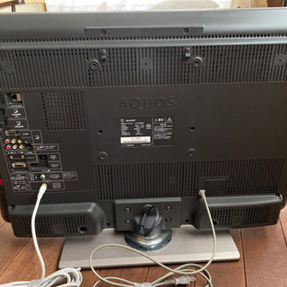 【SHARP】AQUOS 液晶カラーテレビ（32型、2010年製）の画像