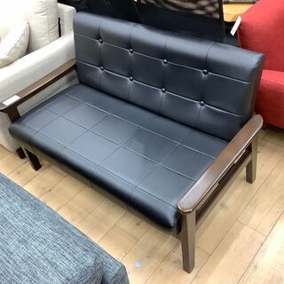 シックなツートンカラーの2人掛けソファーのご紹介です！