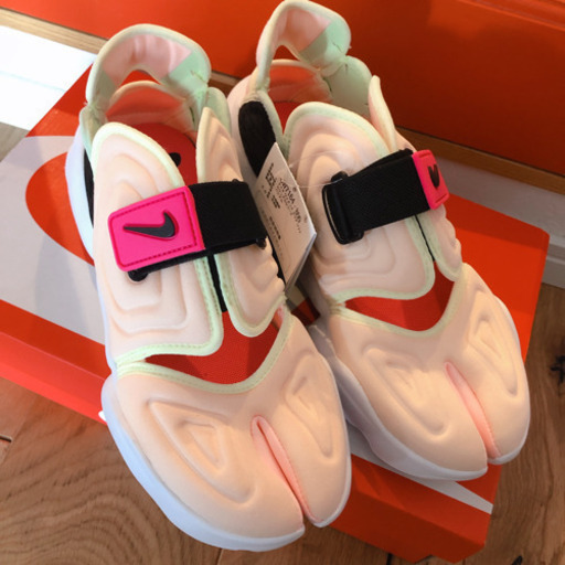 NIKE アクアリフト　24.0