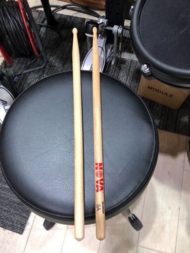 ALESIS　電子ドラム　椅子付き