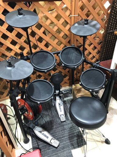 ALESIS　電子ドラム　椅子付き