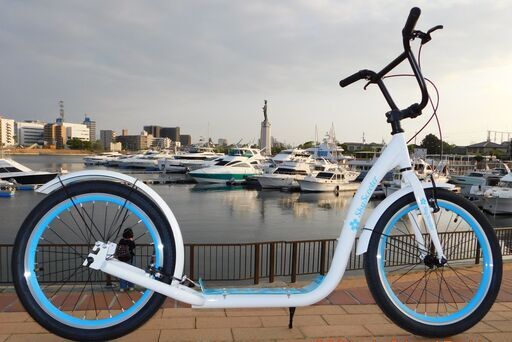 スカイスクーター☆新品♪sky scooter！ストリートでサーフィン★SMART　HACKER！キックボード＆キックスクーター！KB3☆KB2・ターコイズ白