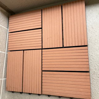 人工樹脂ウッドパネル25枚4000円　バルコニーなどに♪
