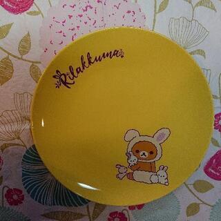 リラックマの可愛らしいプレートの画像