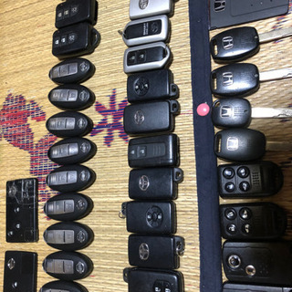 中古の車のスマートキーいろいろ50本まとめ売り！！