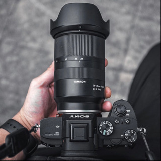 SONY α7Ⅲ レンズセット　TAMRON28-75 f2.8フルサイズ　ミラーレス一眼の画像