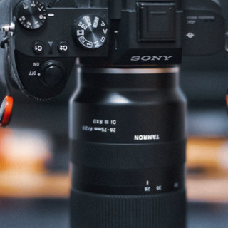SONY α7Ⅲ レンズセット　TAMRON28-75 f2.8フルサイズ　ミラーレス一眼の画像