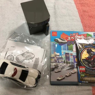 マクド　交番&トヨタクラウンパトロールカー＋DVDおまけカード付き