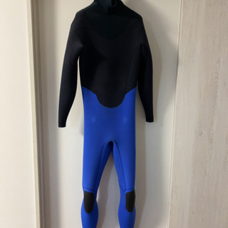 サーフィン用ウェットスーツの画像