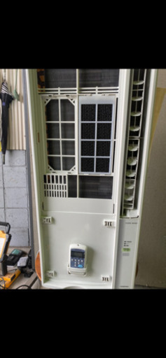 ウインドエアコン　ありがとうございます。商談成立致しました。配達無料！冷房専用　本体　取り付け枠　リモコン付き