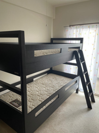 2段ベッド(黒)マットレス・はしご付き