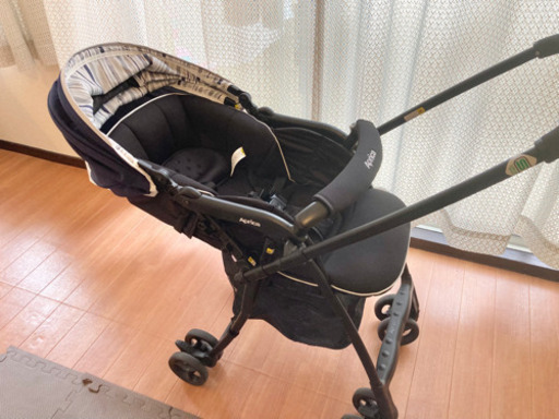 【購入者様決まりました、お問い合わせありがとうございました】アップリカ ベビーカー カルーエアー☆