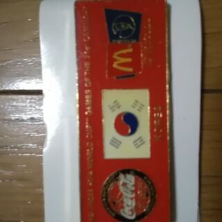 マクドナルド　⚽サッカー記念ピンバッチ3個+他ピンバッチ1個　未使用　経年保管品　錆びキズ無し　見落としはお許しくださいの画像