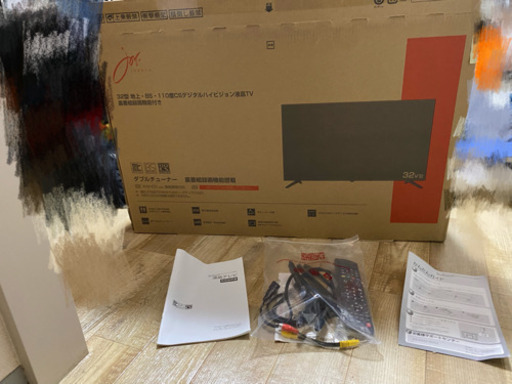 美品、32型液晶テレビ、説明書リモコン付き　2020年11月購入　