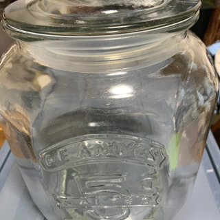 Fitzの収納ケースとニトリのガラス米びつ❣️貰ってくださる方の画像