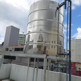 貯水タンク清掃5000円🎶 貯水タンクの撤去も承っております👨‍🔧 − 沖縄県