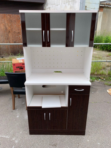 キッチンボード　食器棚