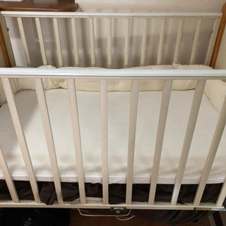 ベビーベッド　