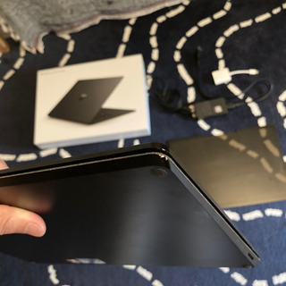 Surface laptop2(256GB/8GB/Core i5)付属品付きの画像