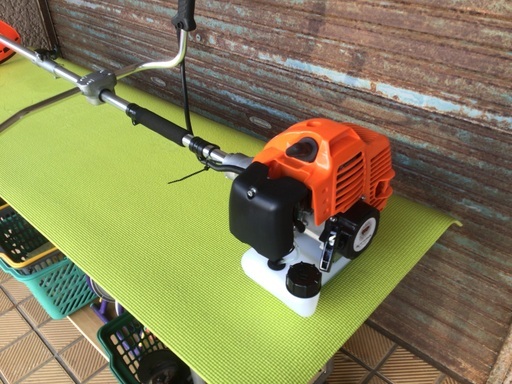 高排気量　ハイパワー　草刈り機　新品展示品　特価　ベルト　ゴーグル付　フルセット　限定1台