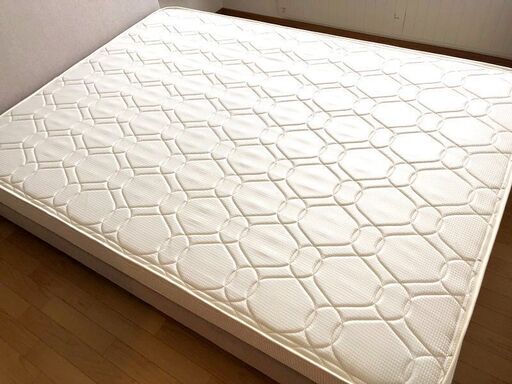 札幌近郊　送料無料　高級マットレス　展示品クラス　シモンズ　ダブルベッド　Beautyrest　硬め　マットレス