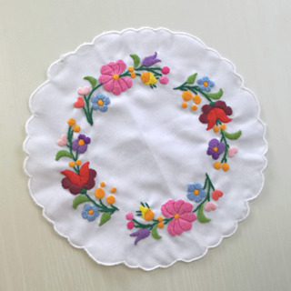 ハンガリーのカロチャ刺繍を刺してみたい方募集中！