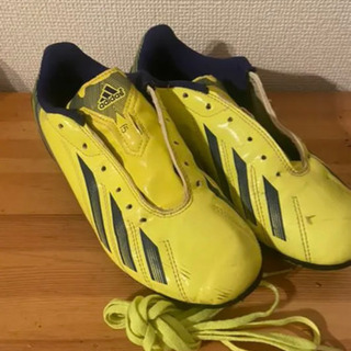 サッカー　スパイク　22㎝