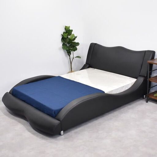 【新品】ダブルベッド　マット無し　デザイン　アウトレット品