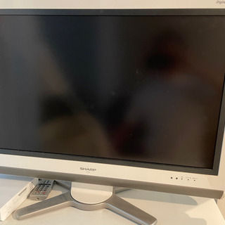 取引中　32インチテレビ　シャープ　AQUOS LC-32D30...