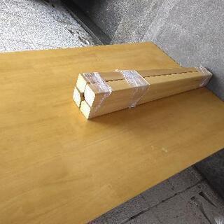 テーブル　プライウッド　明るい木目の画像