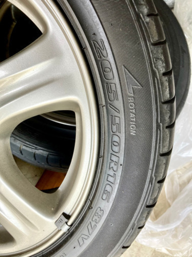スバルの16インチ純正ホイールとタイヤのセットです